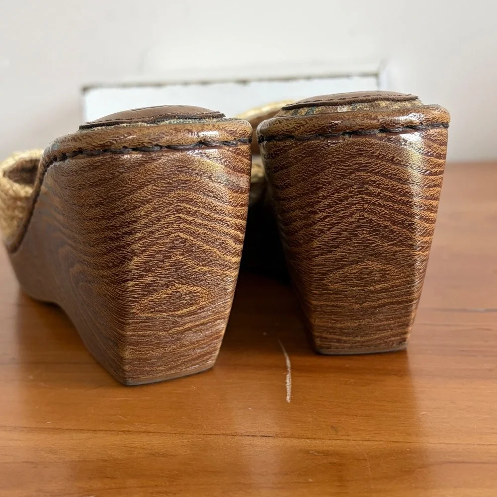 Born wedge sandals